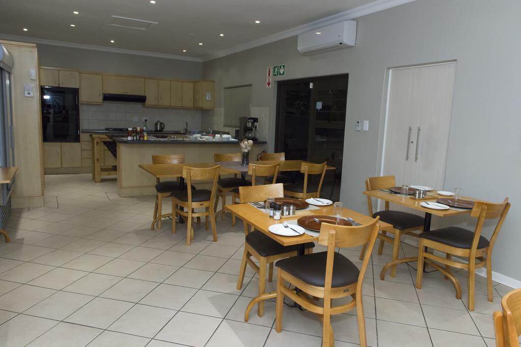 The Suburban Guest House Bloemfontein Exterior foto