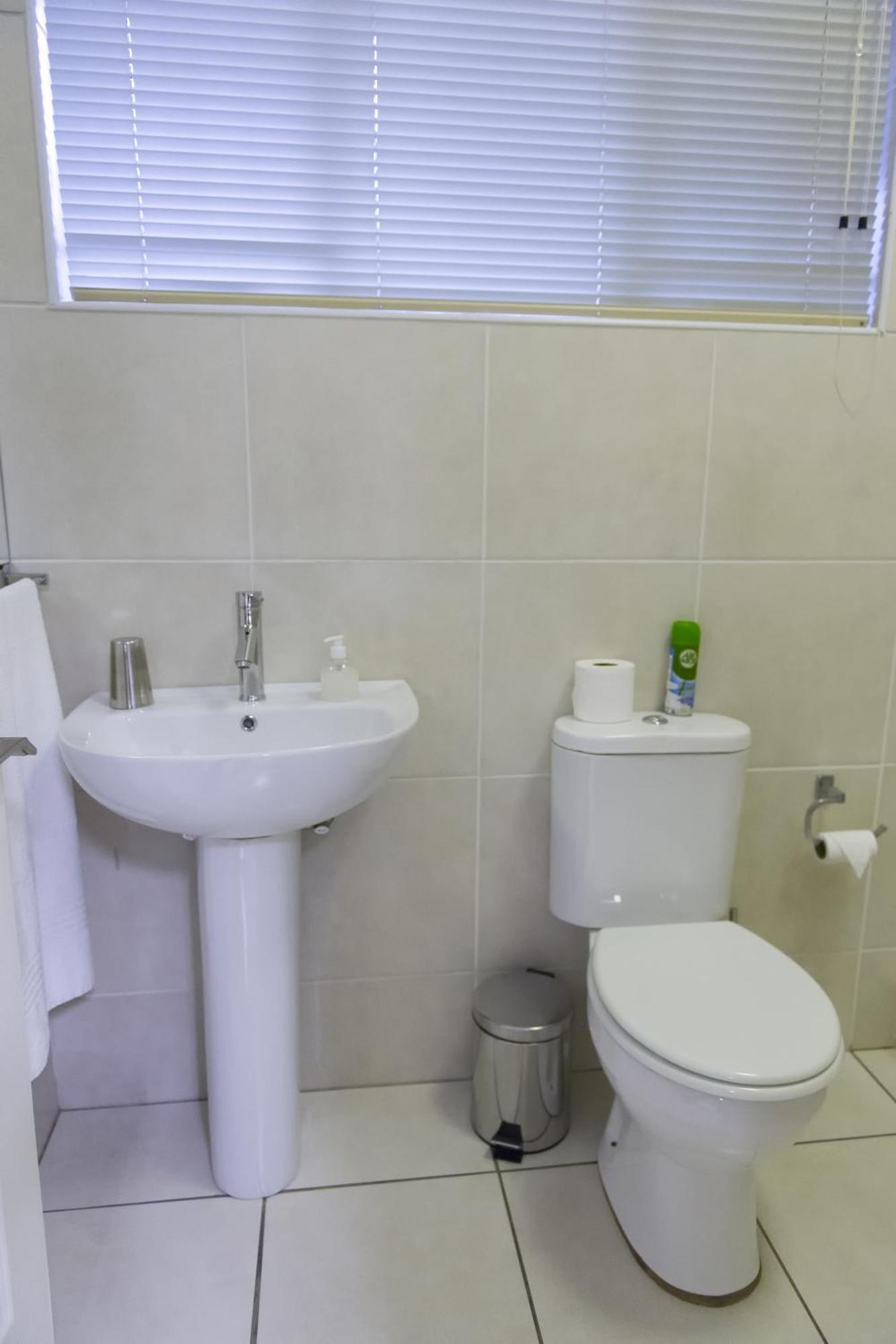 The Suburban Guest House Bloemfontein Zimmer foto